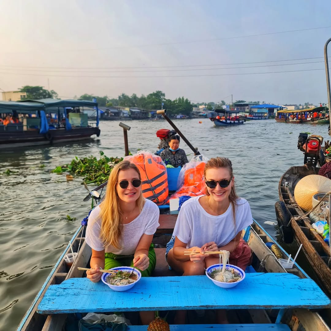 cai rang float market